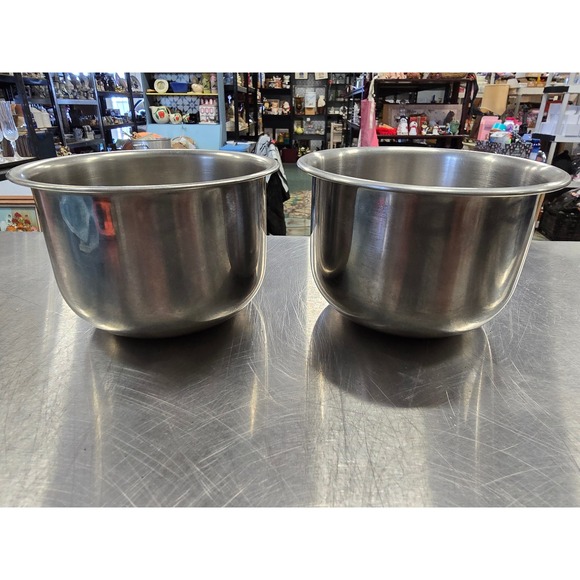 Vollrath stainless steel 3/4 cup and unbranded 3/4 cup - Picture 1 of 7